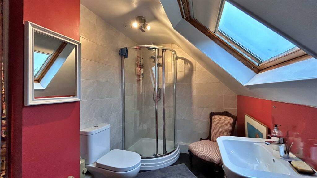Family Bathroom.jpg