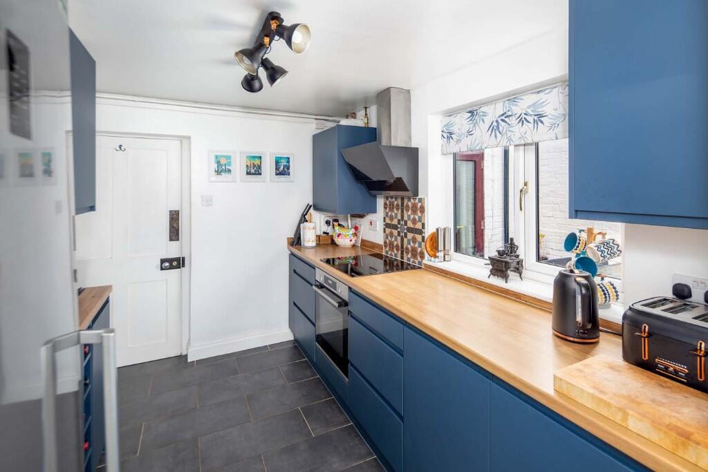 Kitchen with Extnsn