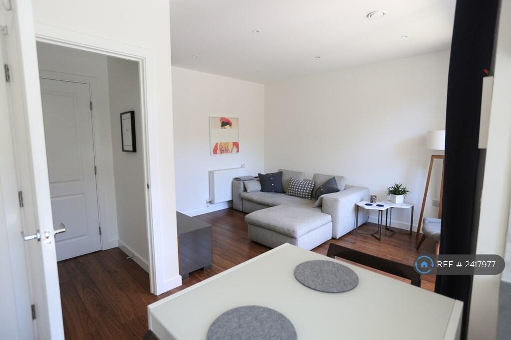 Living Room/Dining 