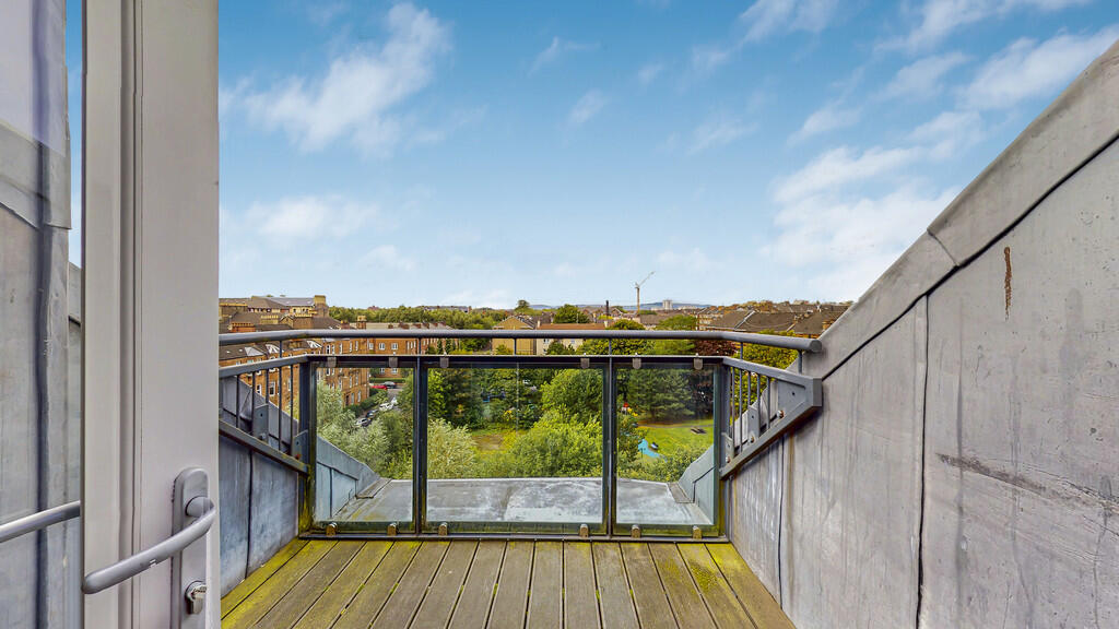 23-print-166 Quee...