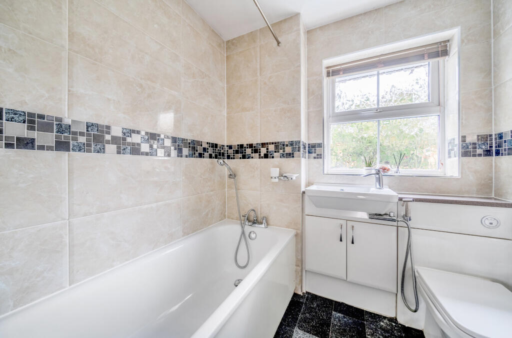 1369771-16-68f0c3...