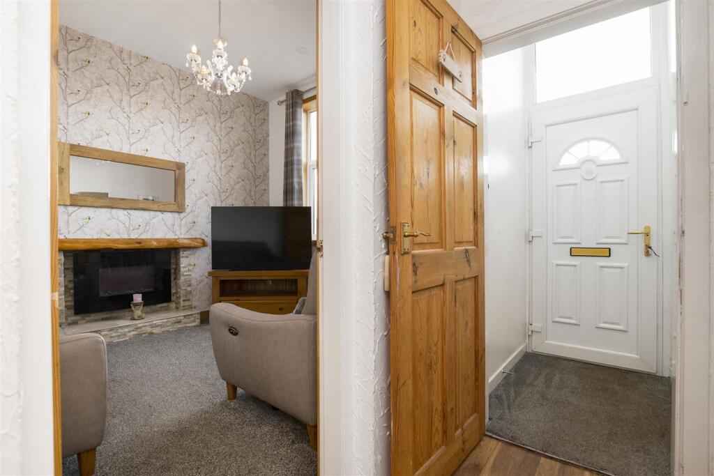 52 Main Street_07.jpg