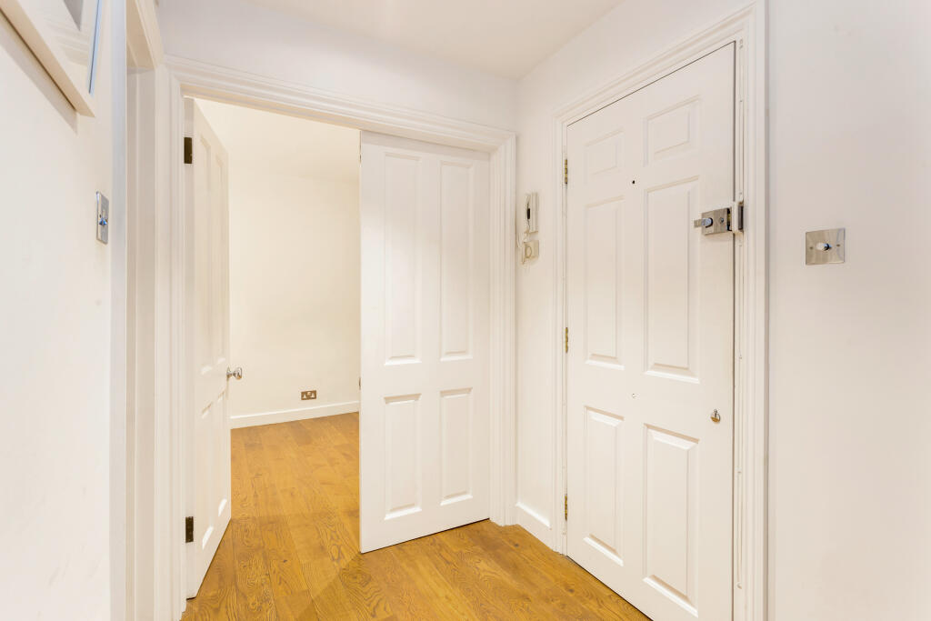 1, 49-50 Ainger Road