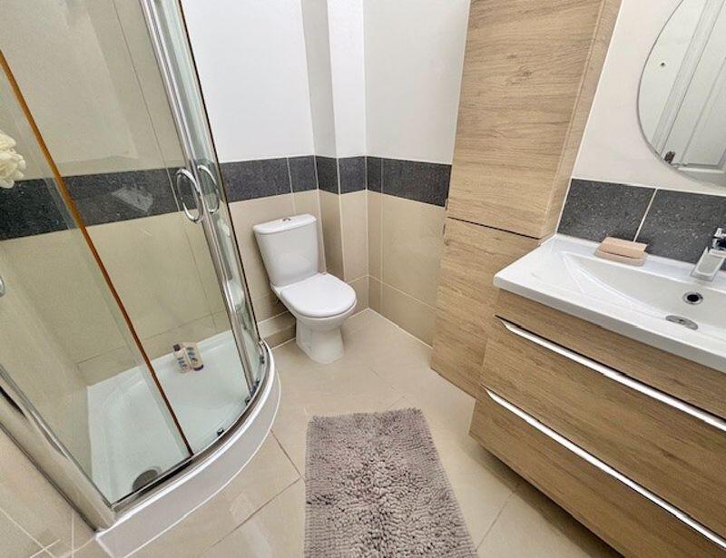 3rd floor shower room