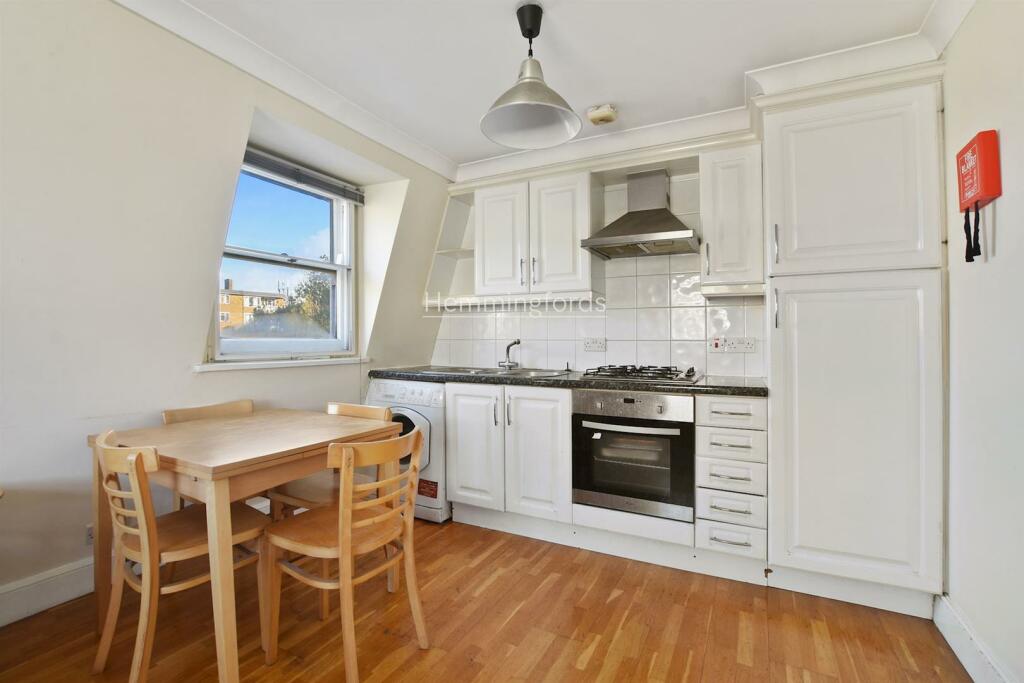 07-bc62GCHMF- Flat 3 128B Camden Road -Original (6