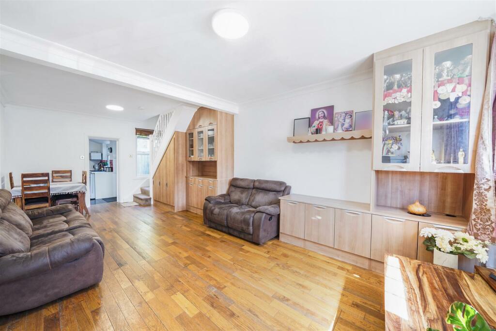 39 Greenford Road - RdwQXgpTO2PbNgKqnhC3.jpg