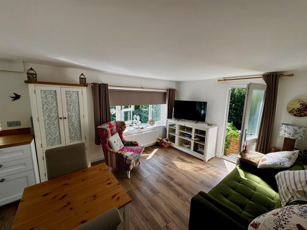 Lounge 2