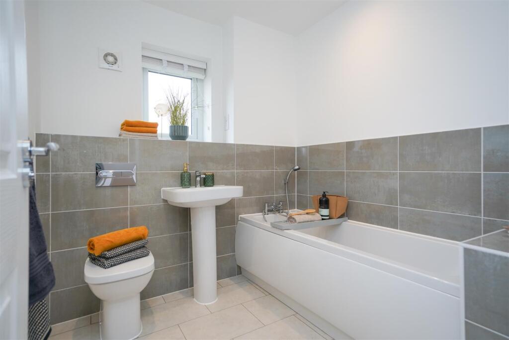 Crest Nicholson (30).jpg