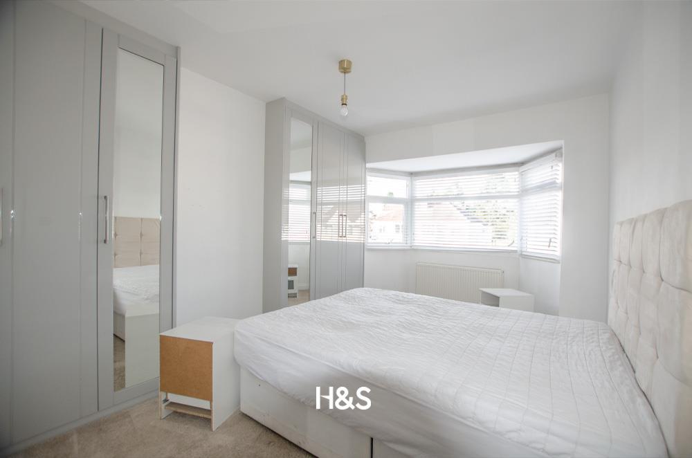 100 cropthorne road - bedroom 1.jpg