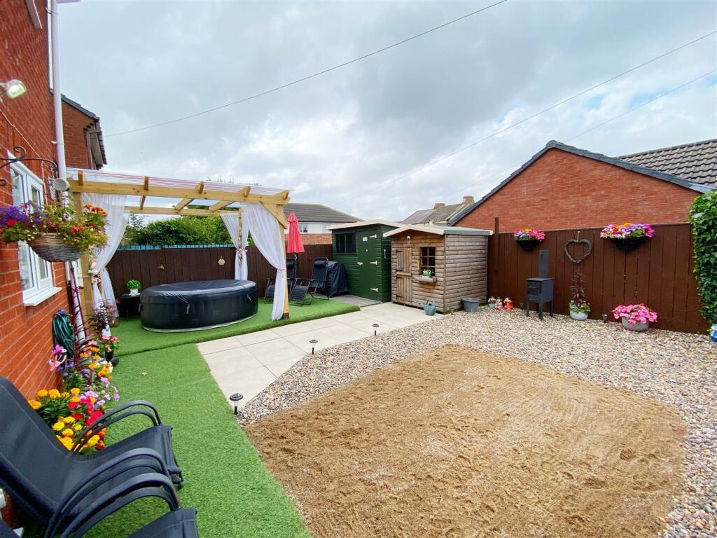 Garden pic 3.jpg