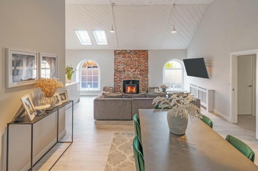 Dining/living area