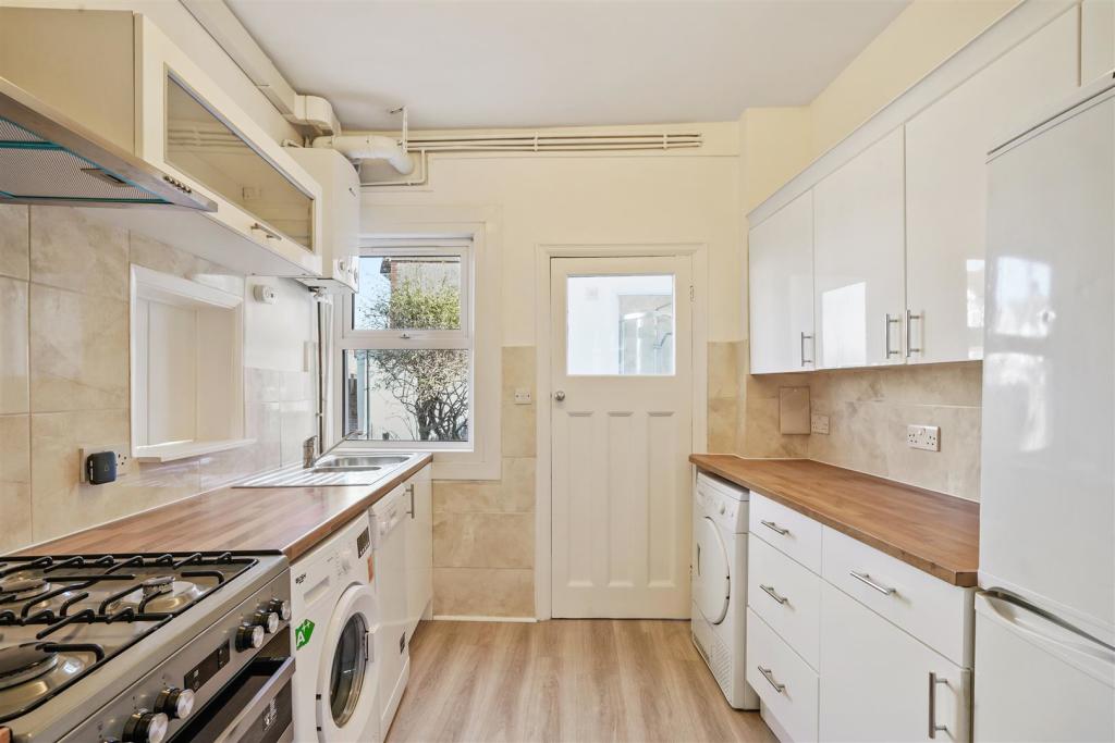 16 Westbury Avenue - 8uWE2emiULZydCR86sUJ.jpg