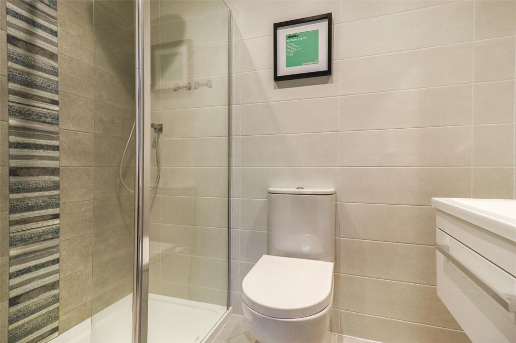 En-Suite Shower
