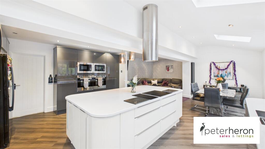 Open Plan Kitchen/Living &amp; Dining Area