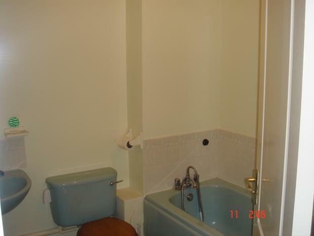 HadleighHouseBathroom