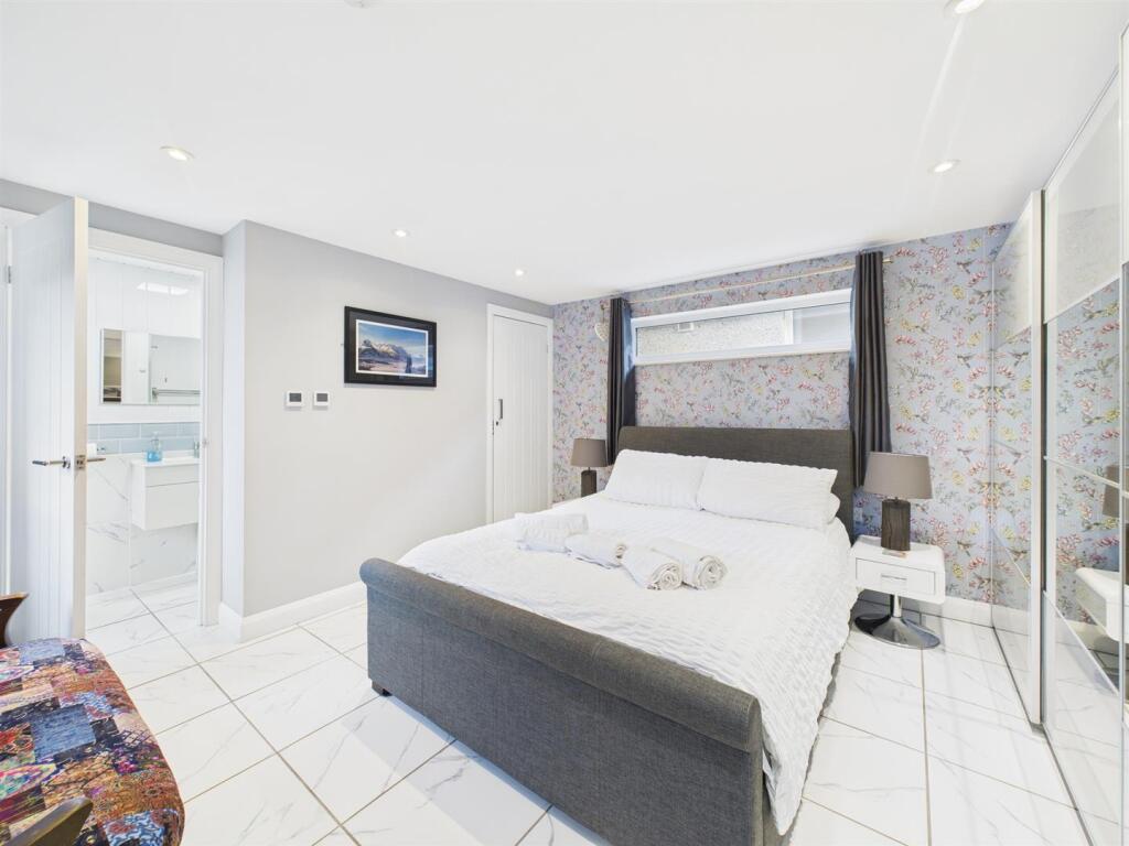 ANNEXE BEDROOM