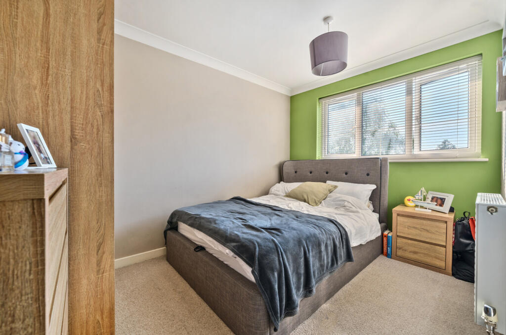 10-682236e499b97-...