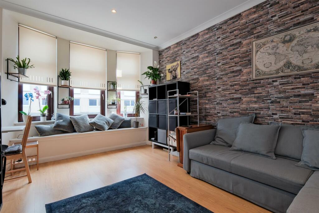 005-185 Main Street Wishaw, ML2 7NE.jpg