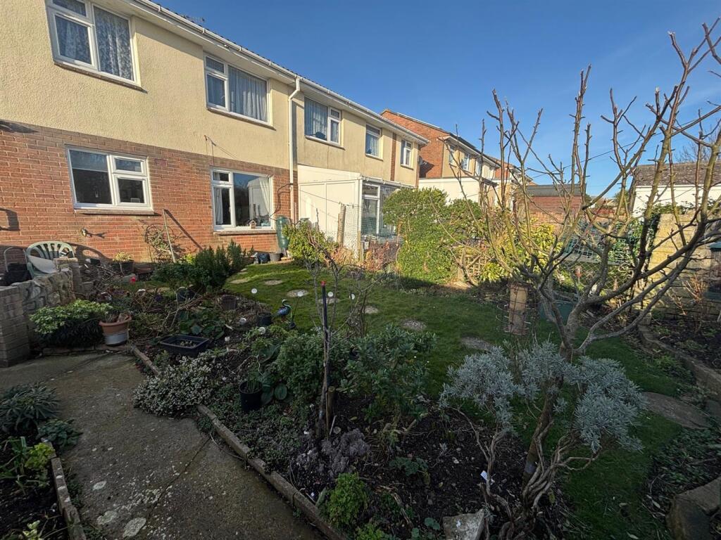 Rear Garden. 3.jpg