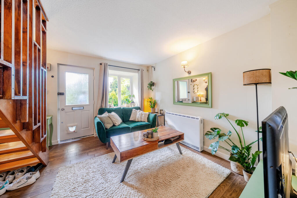 1296732-4-682e2a1...