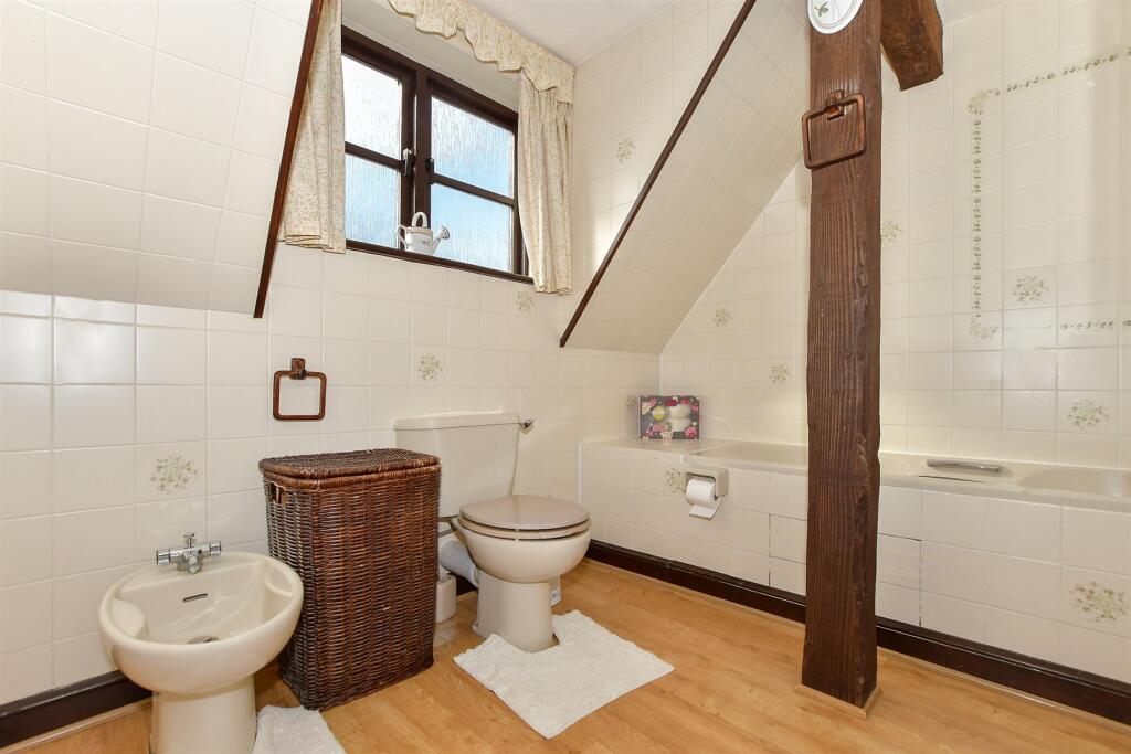 En-Suite Bathroom