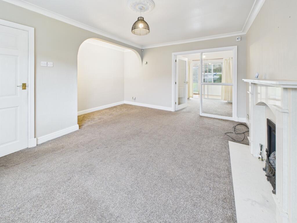 CAM02093G0-PR0068-STILL002