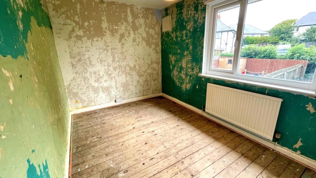 BEDROOM 2