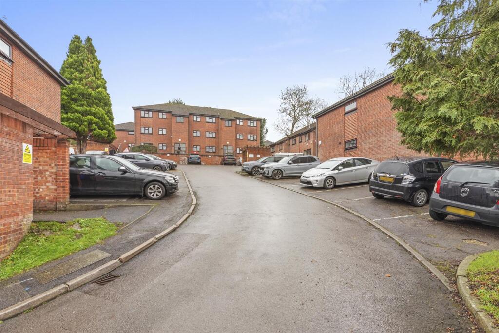 17 Kaybridge Close, HP13 7HF-14.jpg