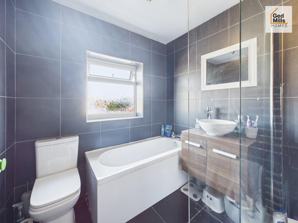 CAM04261G0-PR0033...