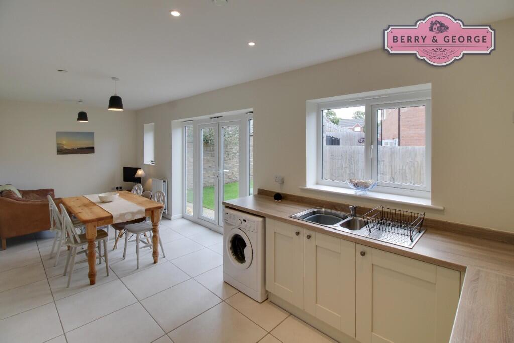 KITCHEN / DINER