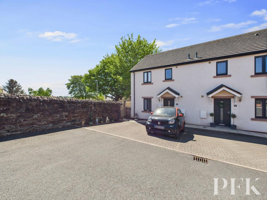 Front exterior &amp; parking