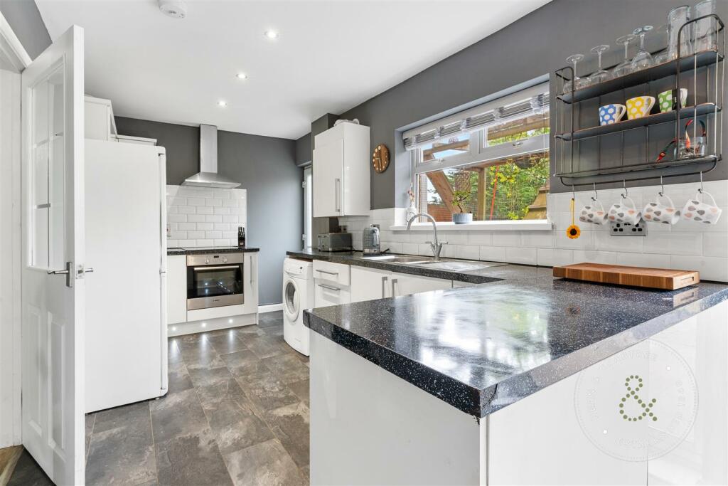 Illfracombe Crescent, Llanrumney, Herncrabtree (12