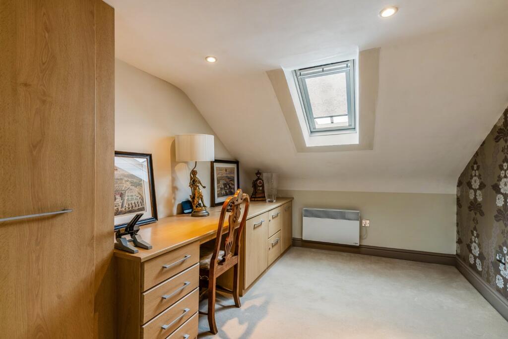Bedroom/Office