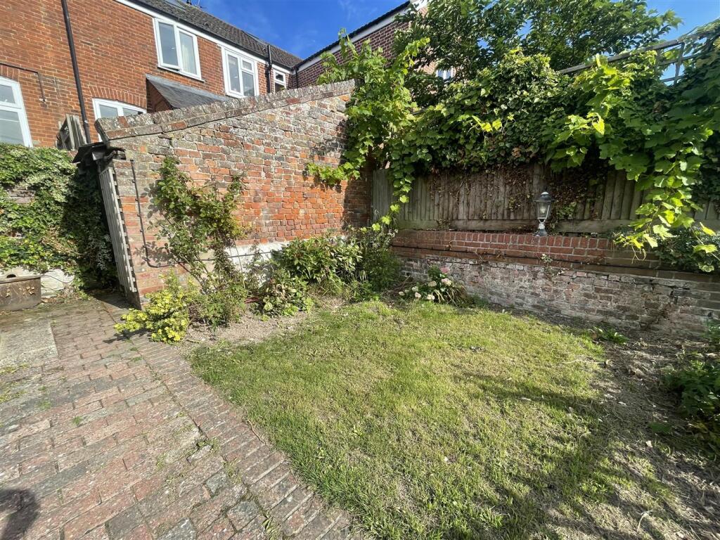 REAR GRASS.jpg