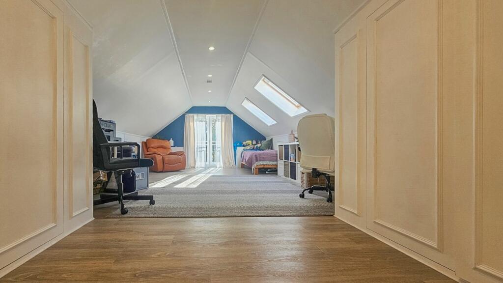 To Book A Viewing Call TPS Lostwithiel on 01208 87