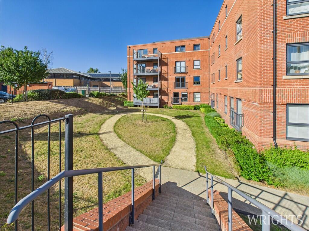 CAM02796G0-PR0447...