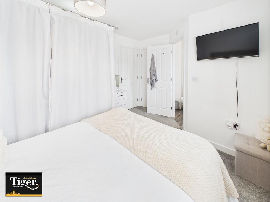 CAM02176G0-PR0601...