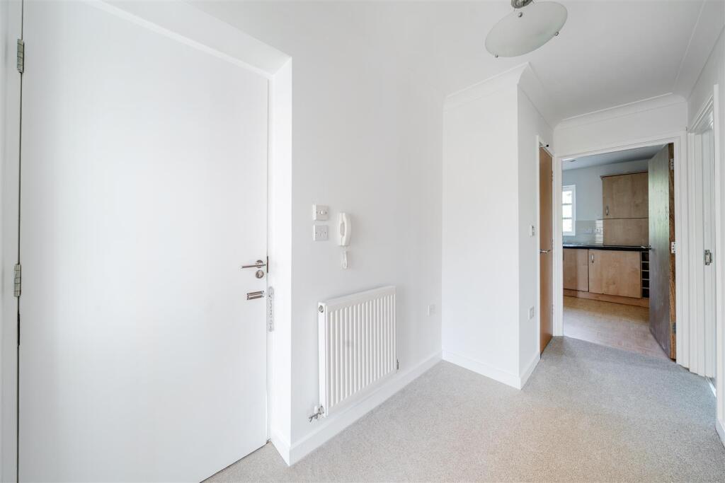 61 Reffield Close, Towcester (11).jpg