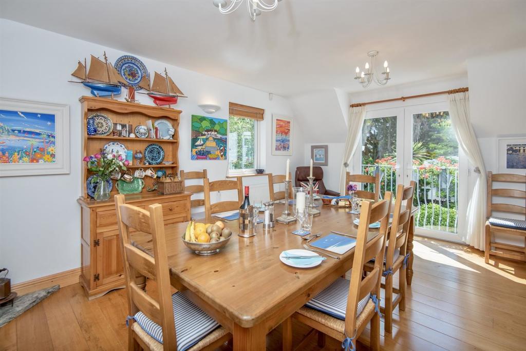 Dining Room.jpg