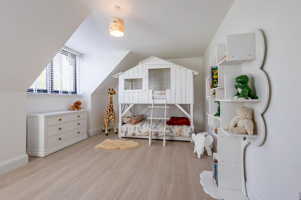 Bedrooms &amp; Bathrooms