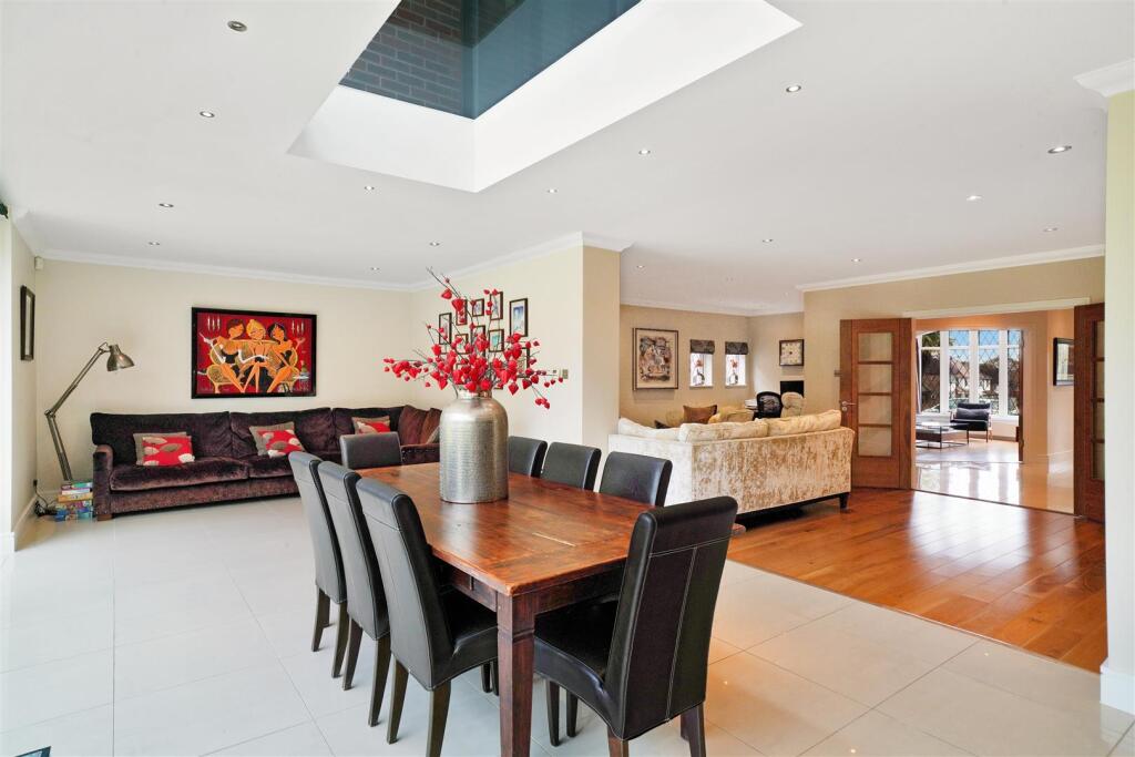 22 Littleton Crescent - OcrnWLEOPSksQAxRDjV6.jpg