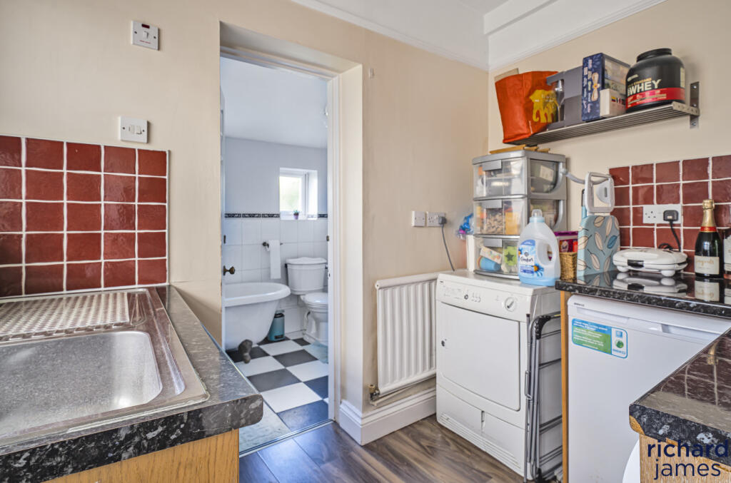 cd08ad42-5a24-409...