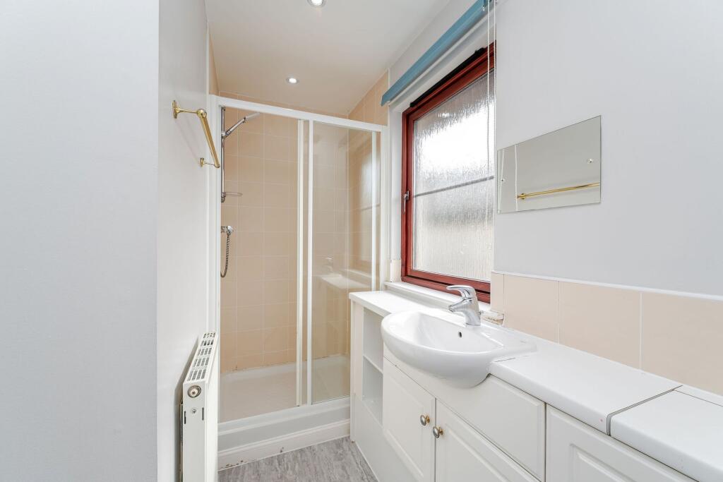 Master bedroom en suite