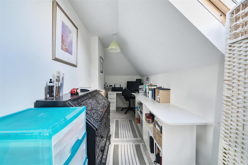 2nd Bedroom / Study area