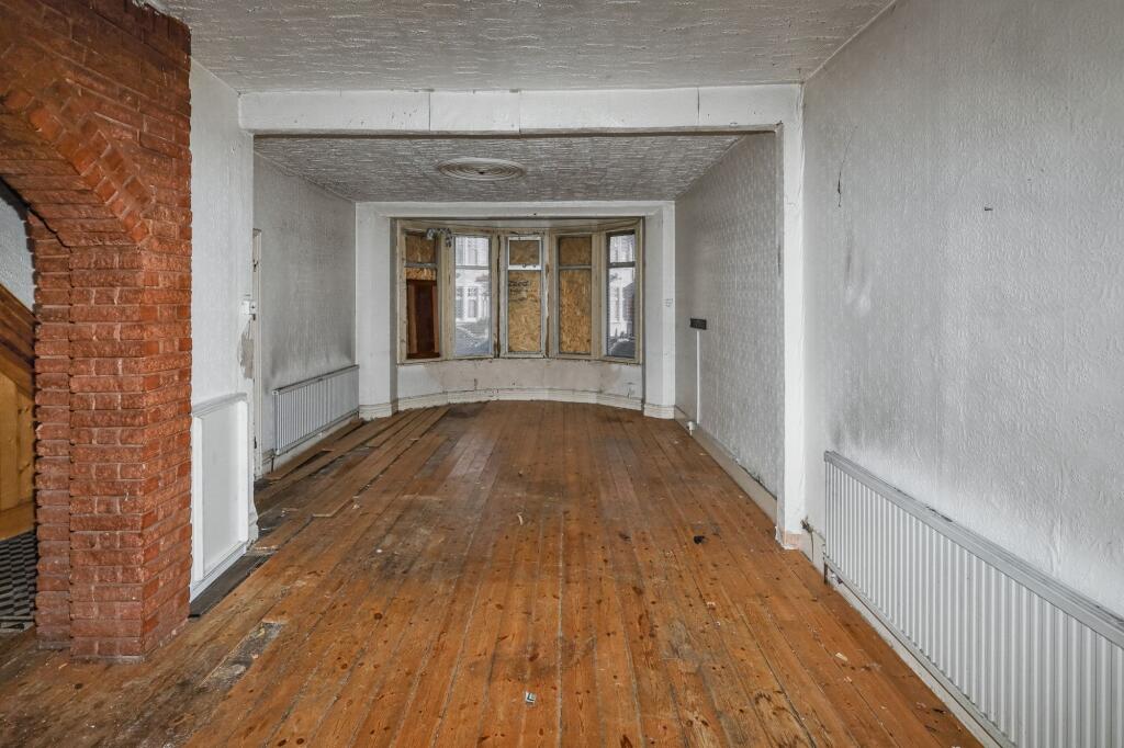 11 The Rise, Palmers Green, London N13 5LF