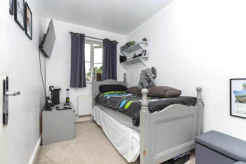 Bramleys Estate Agents - Heatherdale - Halifax (17