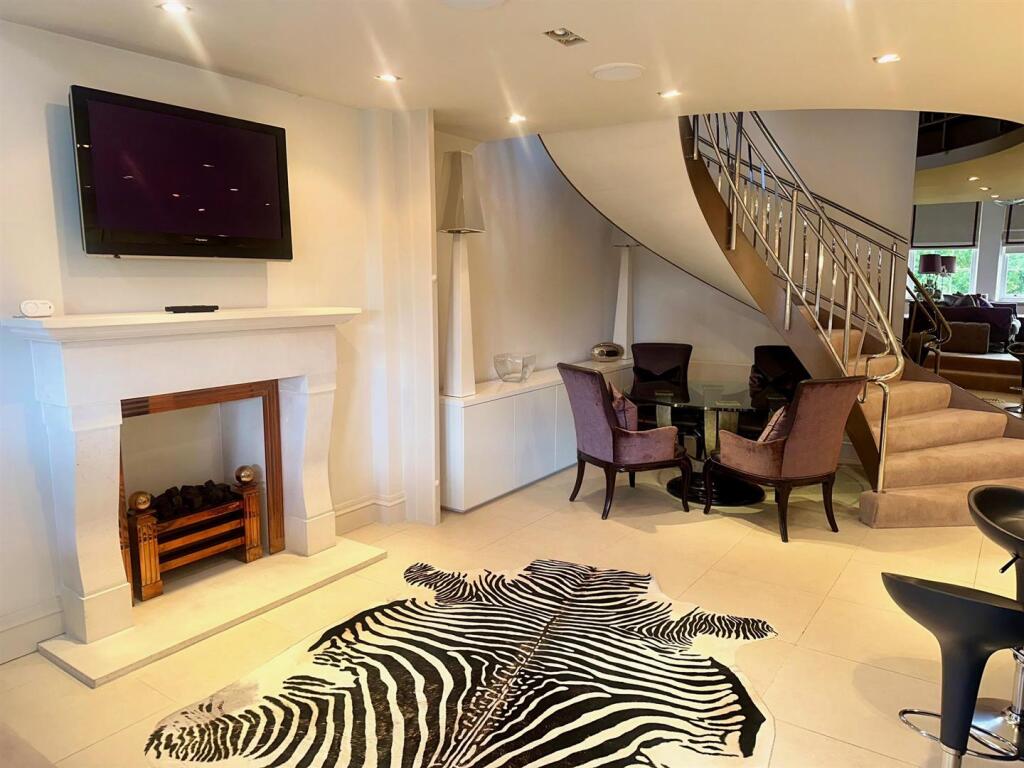 Dining area.jpg