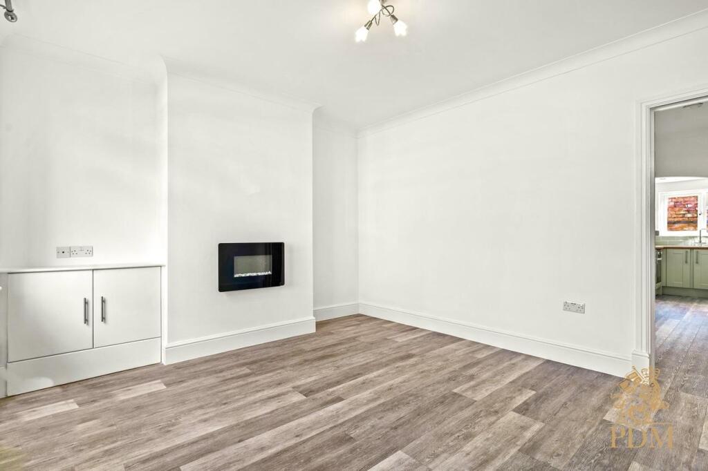 14 Frederick Road Stapleford NG9 8FN