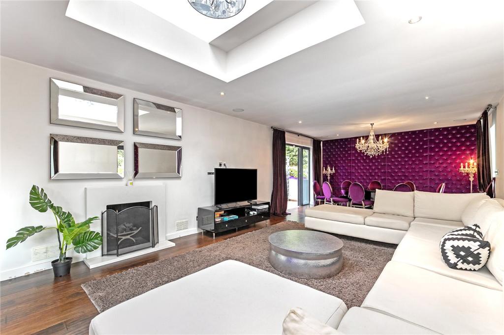 Lounge Area