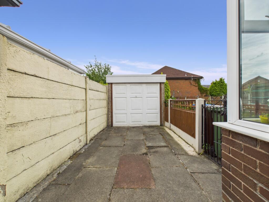 CAM03729G0-PR0065-STILL019